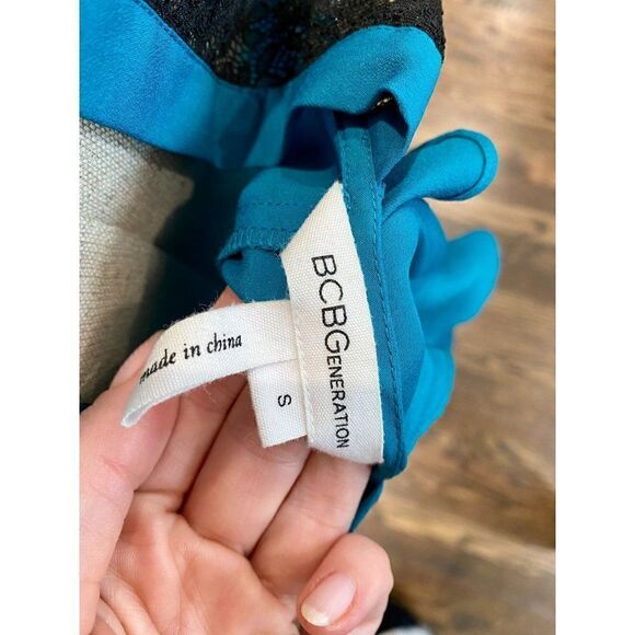 BCBGeneration Teal V-Neck Ruffle Tank With Black Lace Size S - Picture 5 of 5